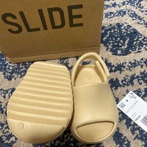Yeezy Slide